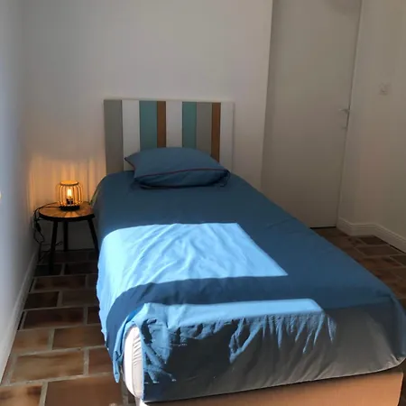 Holiday home Gite 5 A 7 Personnes En Provence Dans Grand Jardin Avec Piscine Partagee