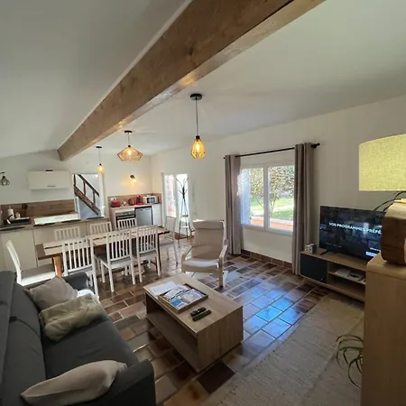 Gite 5 A 7 Personnes En Provence Dans Grand Jardin Avec Piscine Partagee Cornillon-Confoux