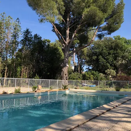 Holiday home Gite 5 A 7 Personnes En Provence Dans Grand Jardin Avec Piscine Partagee